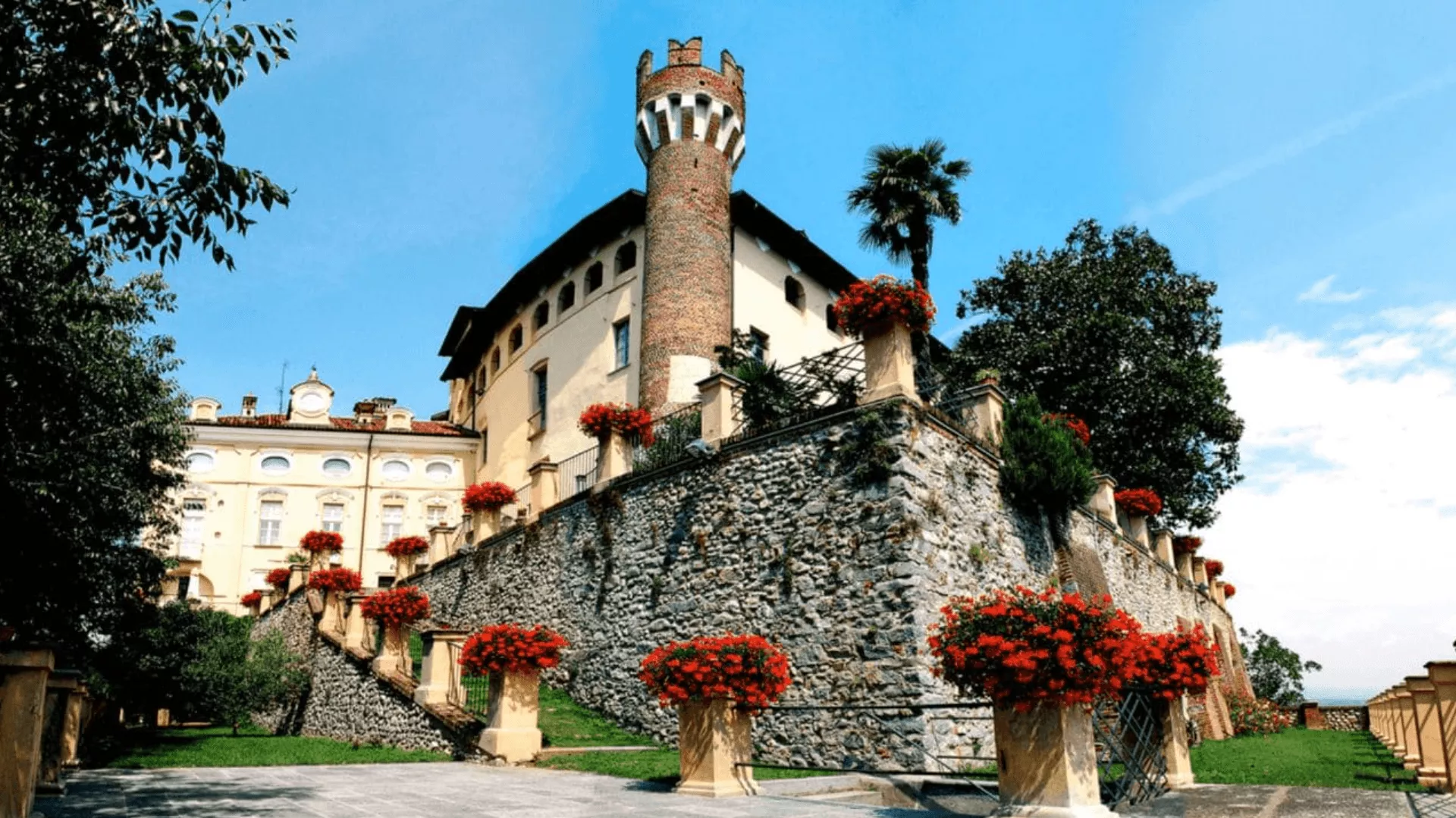 Immagine Centovigne Castello di Castellengo 1 Immagine Centovigne Castello di Castellengo 1
