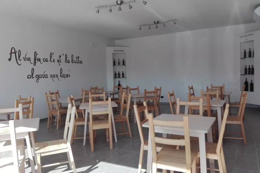 Immagine Visita vigne, cantina e degustazione 3 vini (2 Linea Classica+ 1 Linea Selection etichetta argento) 10 Immagine Visita vigne, cantina e degustazione 3 vini (2 Linea Classica+ 1 Linea Selection etichetta argento) 10