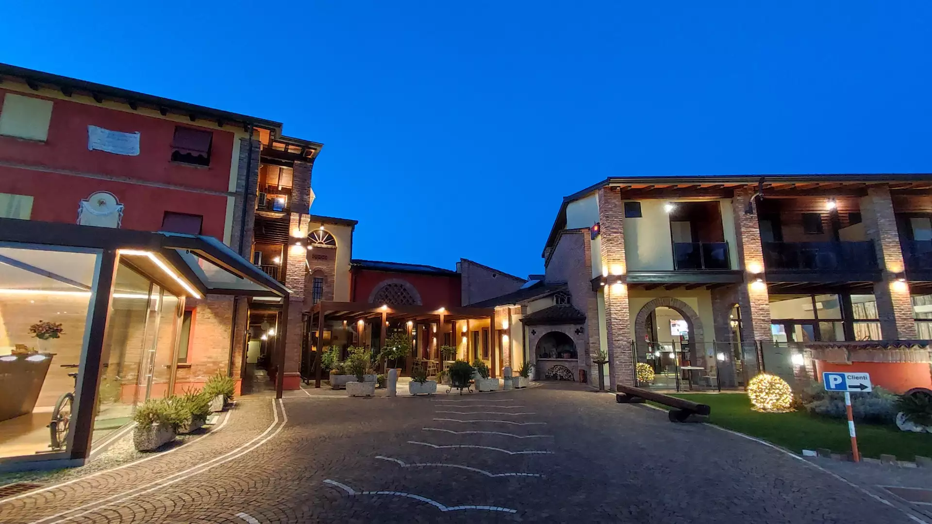 Immagine cantina Luna Residence Hotel - Casalmagiur