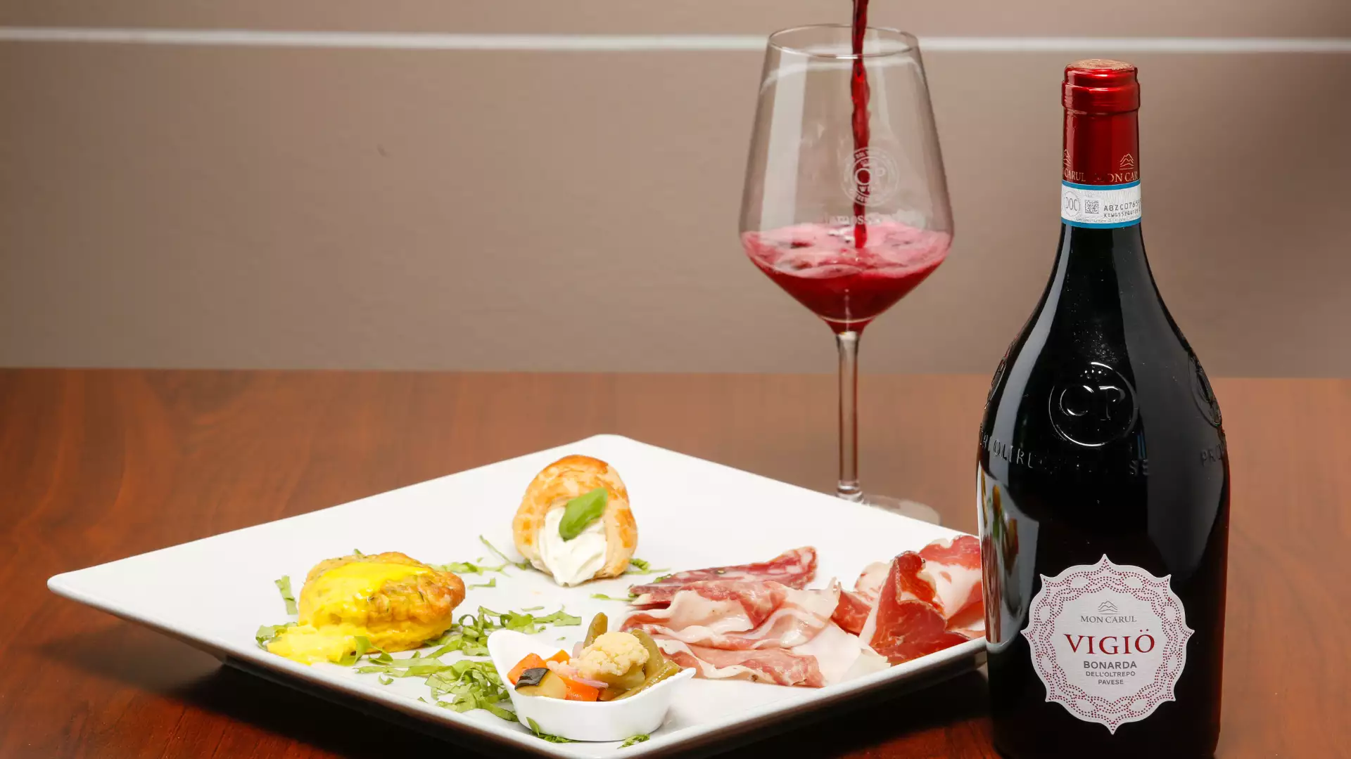 Immagine visita VISITA GUIDATA CON DEGUSTAZIONE 4 VINI cantina Azienda agricola Calatroni