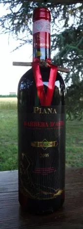 Bottiglia Barbera d’Asti D.O.C. Superiore