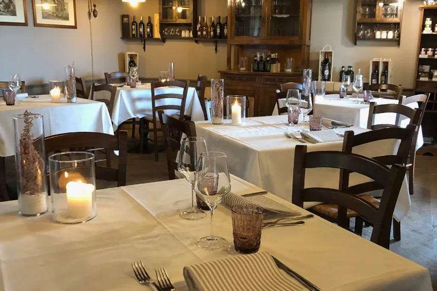 Immagine PRANZO IN CANTINA 2 Immagine PRANZO IN CANTINA 2