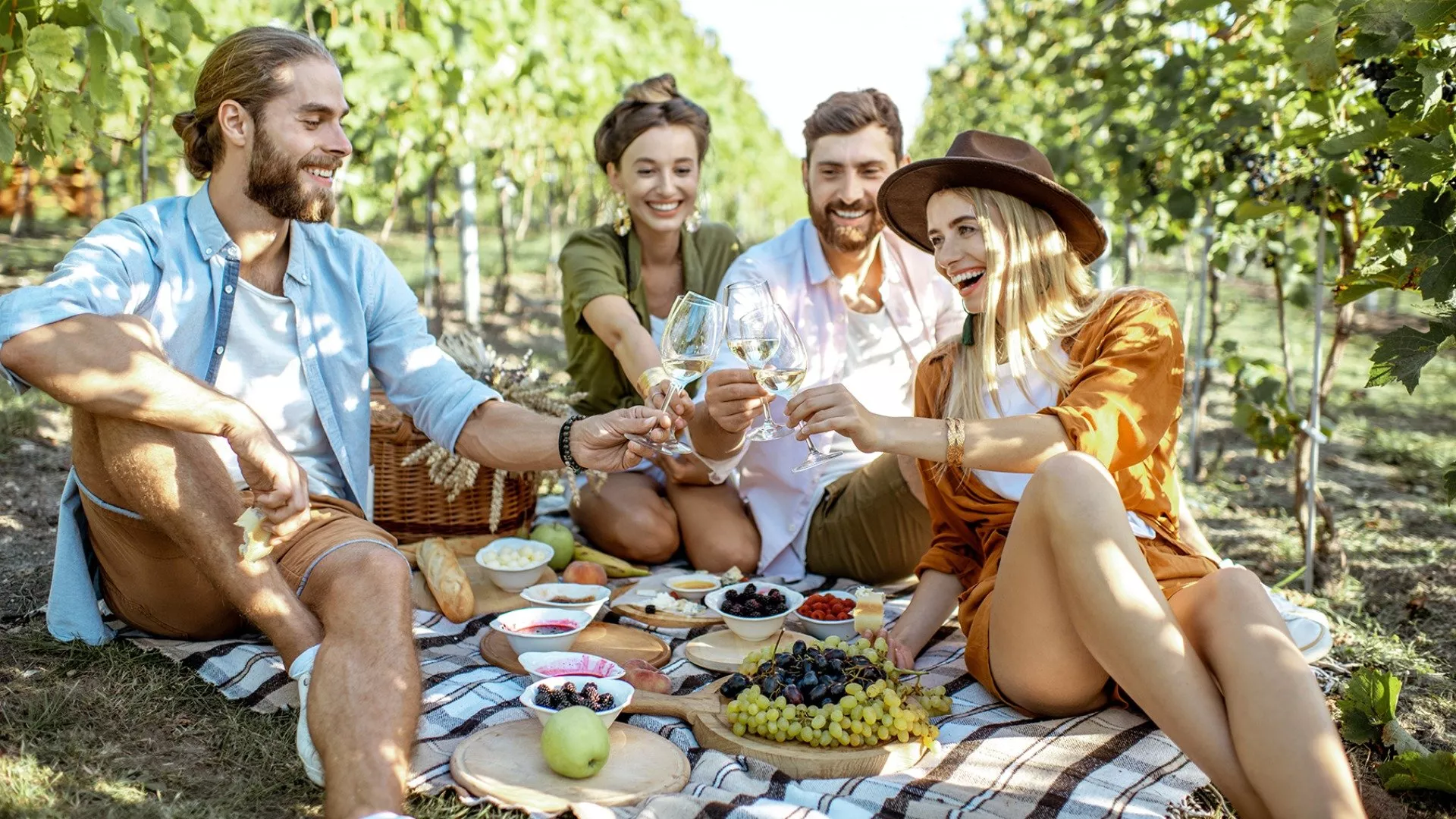 Esperienza degustazione vino tra relax, natura e pic-nic Esperienza degustazione vino tra relax, natura e pic-nic
